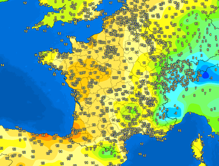 Natten mot måndag bjöd på sommartemperaturer på många håll i Europa.